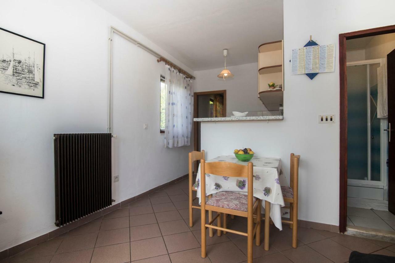 And Nikol Apartamento