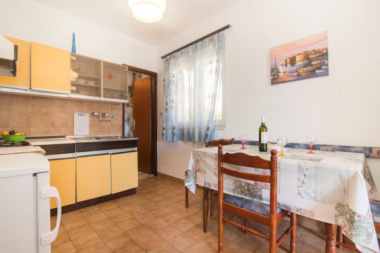 And Nikol Apartamento